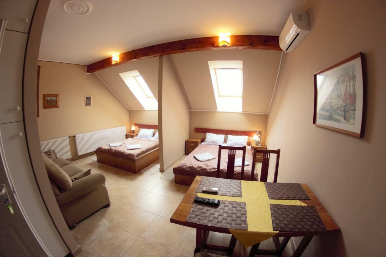 Mueller'S 2 Apartment Siofok Ngoại thất bức ảnh